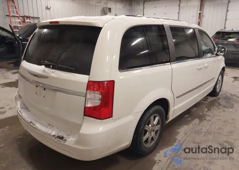 2012 Chrysler Town & Country Touring z USA, uszkodzony, nr VIN 2C4RC1BGXCR420292